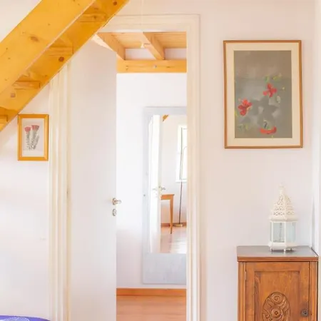 Cozy In With Stunning Hill Views Сasa de vacaciones Marandokhórion