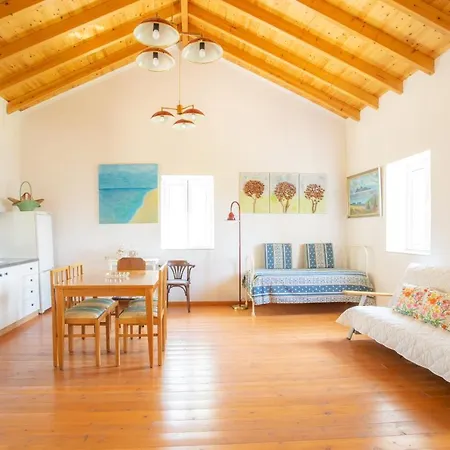 Cozy In With Stunning Hill Views Сasa de vacaciones