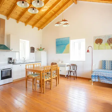 Cozy In With Stunning Hill Views